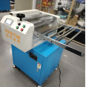 Alternative view of Máy cắt silicone